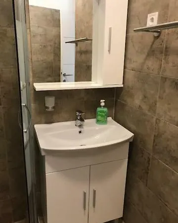 Mimi, Appartement Nečujam